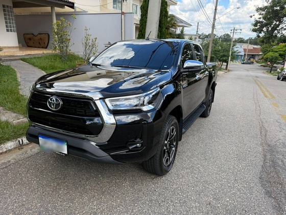 TOYOTA HILUX 2.8 D-4D TURBO DIESEL CD SRV 4X4 AUTOMÁTICO